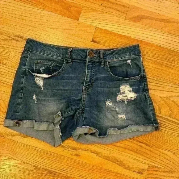 Women’s Shortie Denim Shorts Distressed Size: 11 - Picture 1 of 8